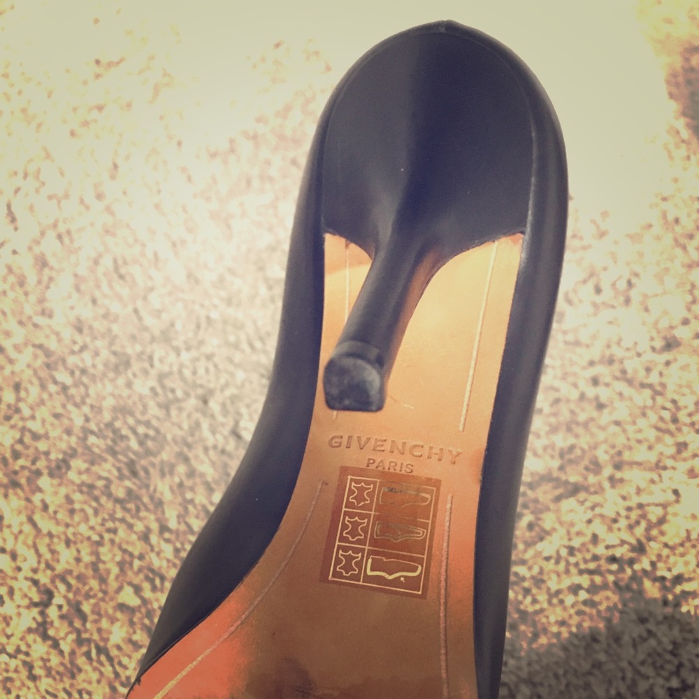 Givenchy pumps size uk 36 , us 6